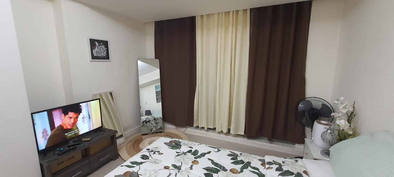 Jn Condotel The Azure Urban Resort Residences Paranaque City Екстер'єр фото